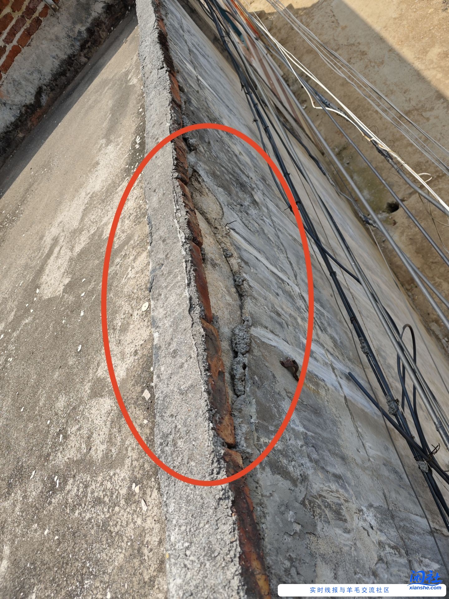 老家房子墙壁渗水，有懂得老哥吗