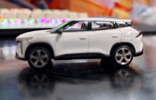 上次抽的吉利车模收到了